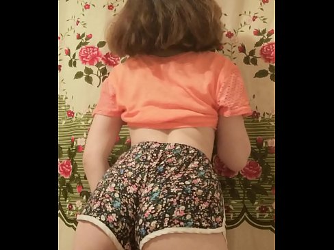 ❤️ Sexy jonge babe die haar short uittrekt voor de camera Porno at us ❌️ ❌️❤