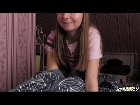 ❤️ Blondie zuigt haar BFF's diep en krijgt Cum in haar mond Porno at us ❌️ ❌️❤